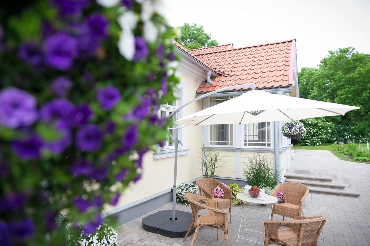 Botique & Spa Hotel Berkenes Manor Ziedkalne Екстериор снимка